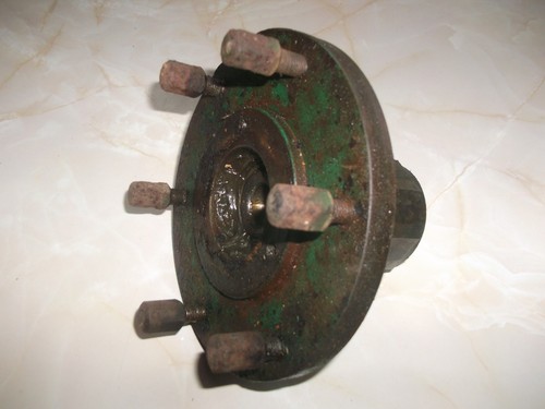 Ransomes gang mower wheel hub - gang,