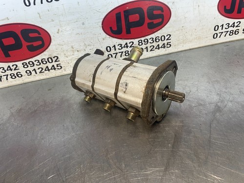 Triple hydraulic pump 9796 - triple,