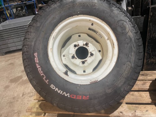 Front stud wheel - front, +
