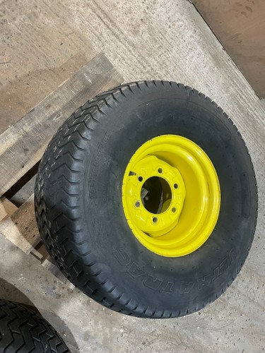 Front stud wheel - front, 6