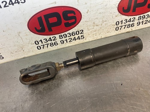 Hydraulic cylinder lift ram